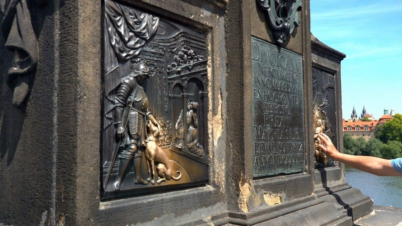 Tạp chí Du lịch Wanderlust Tips Chạm tay vào may mắn ở những địa điểm nổi tiếng trên thế giới