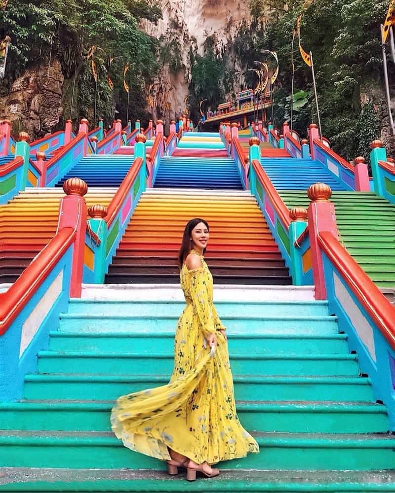 Tạp chí Du lịch Wanderlust Tips | Check-in nấc thang cầu vồng đẹp lung linh ở Batu, Malaysia