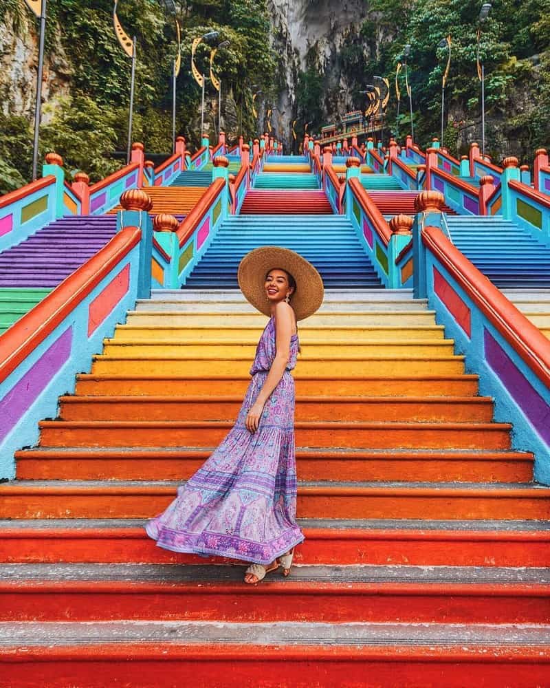 Tạp chí Du lịch Wanderlust Tips | Check-in nấc thang cầu vồng đẹp lung linh ở Batu, Malaysia