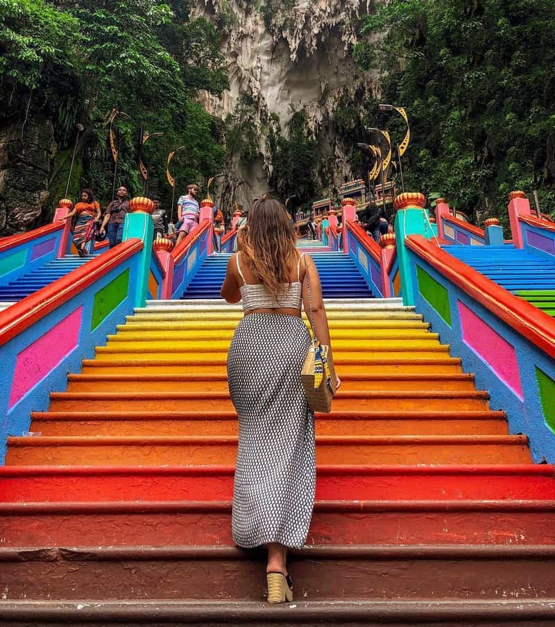 Tạp chí Du lịch Wanderlust Tips | Check-in nấc thang cầu vồng đẹp lung linh ở Batu, Malaysia