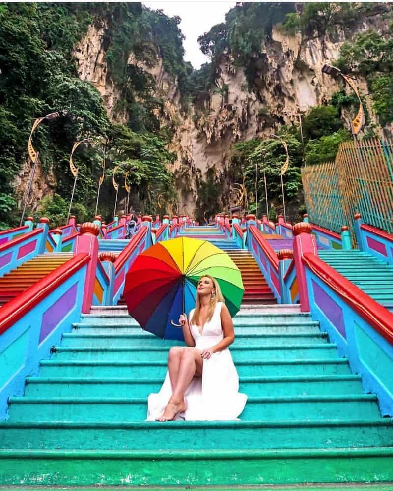 Tạp chí Du lịch Wanderlust Tips | Check-in nấc thang cầu vồng đẹp lung linh ở Batu, Malaysia