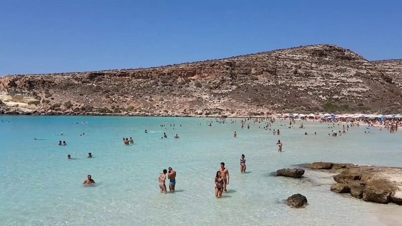 Tạp chí Du lịch Wanderlust Tips Gợi ý những bãi biển đẹp cho năm 2019 thêm rực rỡ