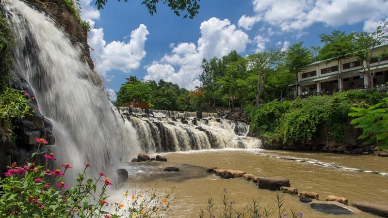 Tạp chí Du lịch Wanderlust Tips | Khu du lịch thác Đá Hàn, bản hoan ca của thiên nhiên tươi đẹp
