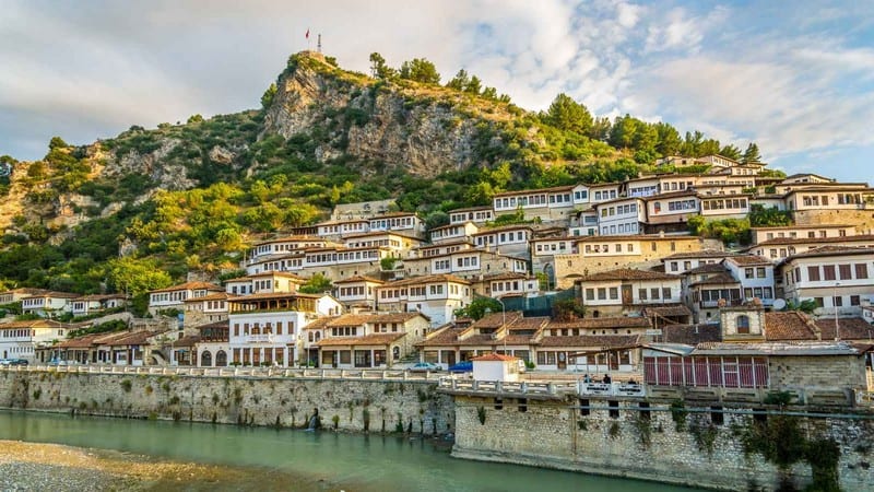 Tạp chí Du lịch Wanderlust Tips Kinh nghiệm du lịch Albania: Đất nước xinh đẹp vùng Balkan
