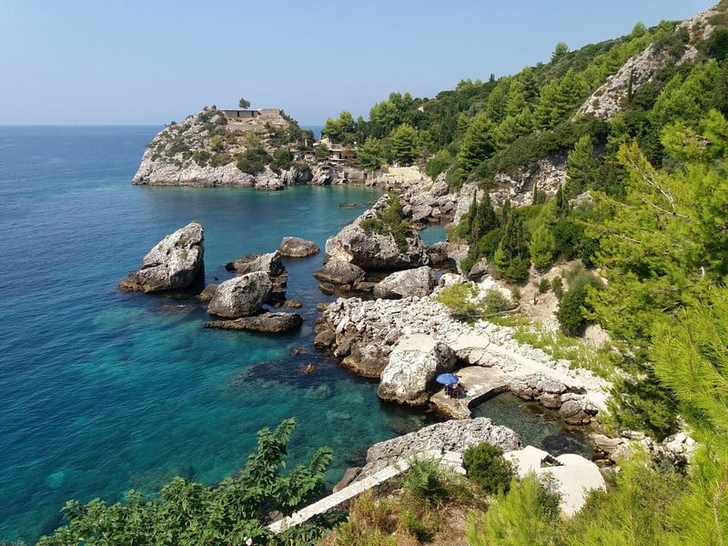 Kinh nghiệm du lịch Albania: Đất nước xinh đẹp vùng Balkan 8 Tạp chí Du lịch Wanderlust Tips Kinh nghiệm du lịch Albania: Đất nước xinh đẹp vùng Balkan