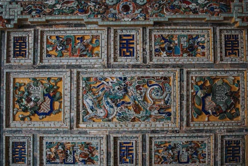 Lăng Khải Định và sự giao thoa văn hóa Đông - Tây 12 Tạp chí Du lịch Wanderlust Tips Lăng Khải Định và sự giao thoa văn hóa Đông - Tây