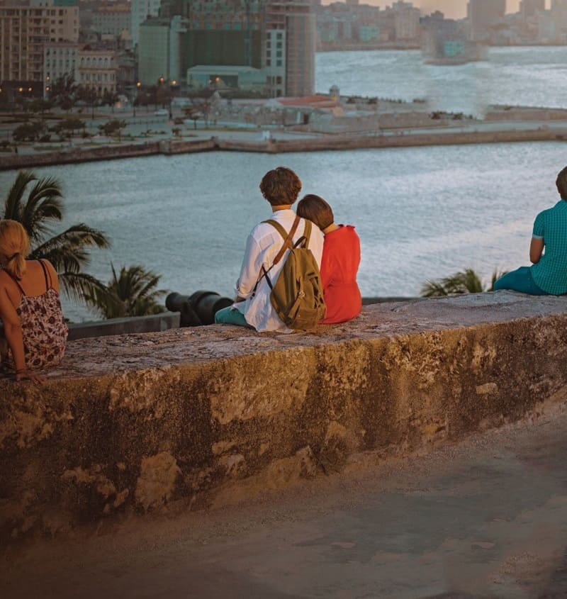 Ngắm hoàng hôn đẹp tan chảy ở bờ biển Malecon, Cuba 9 Tạp chí Du lịch Wanderlust Tips | Ngắm hoàng hôn đẹp tan chảy ở bờ biển Malecon, Cuba