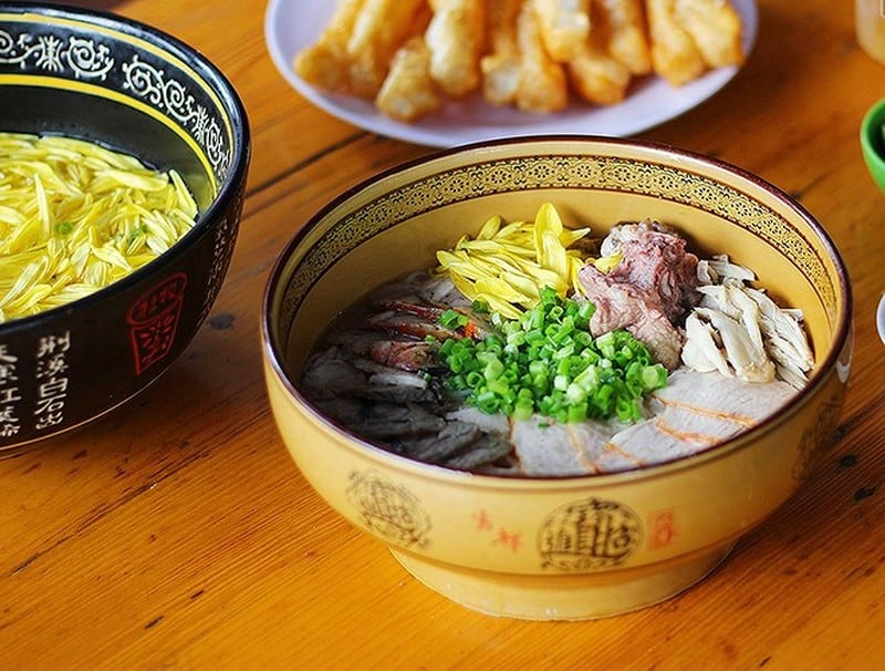 Tạp chí Du lịch Wanderlust Tips Ngon miệng với các món ăn làm từ hoa