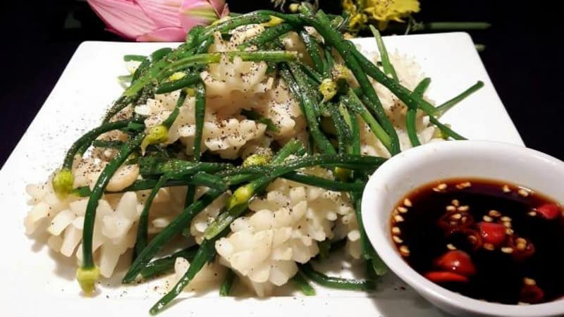 Tạp chí Du lịch Wanderlust Tips Ngon miệng với các món ăn làm từ hoa