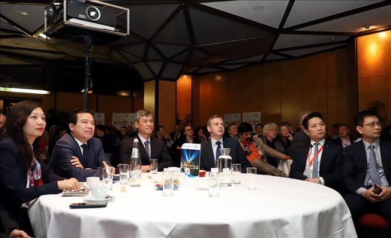 Tạp chí Du lịch Wanderlust Tips Nồng ấm Đêm Việt Nam tại Hội chợ Du lịch quốc tế ITB Berlin 2019