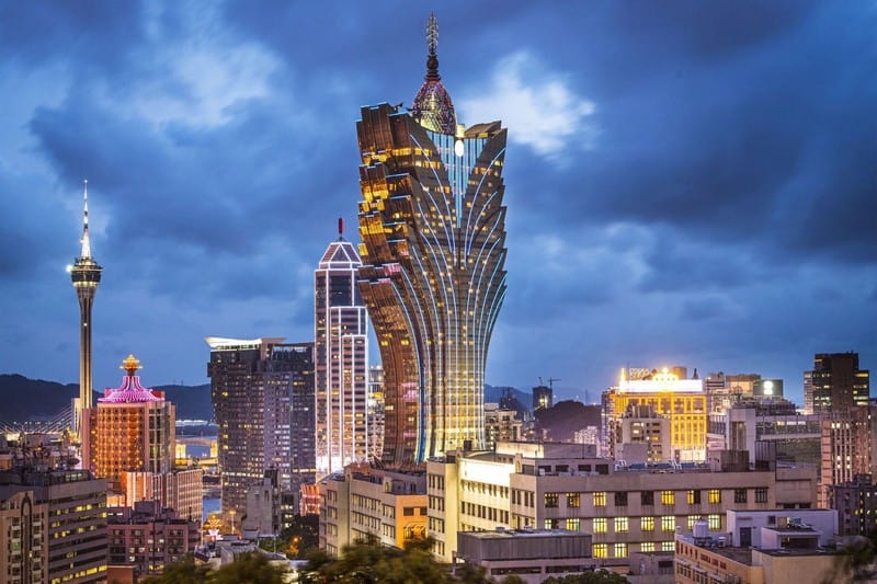 Tạp chí Du lịch Wanderlust Tips Rực rỡ Grand Lisboa giữa Macau hoa lệ