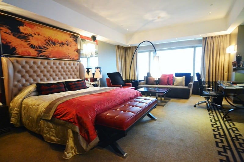 Tạp chí Du lịch Wanderlust Tips Rực rỡ Grand Lisboa giữa Macau hoa lệ