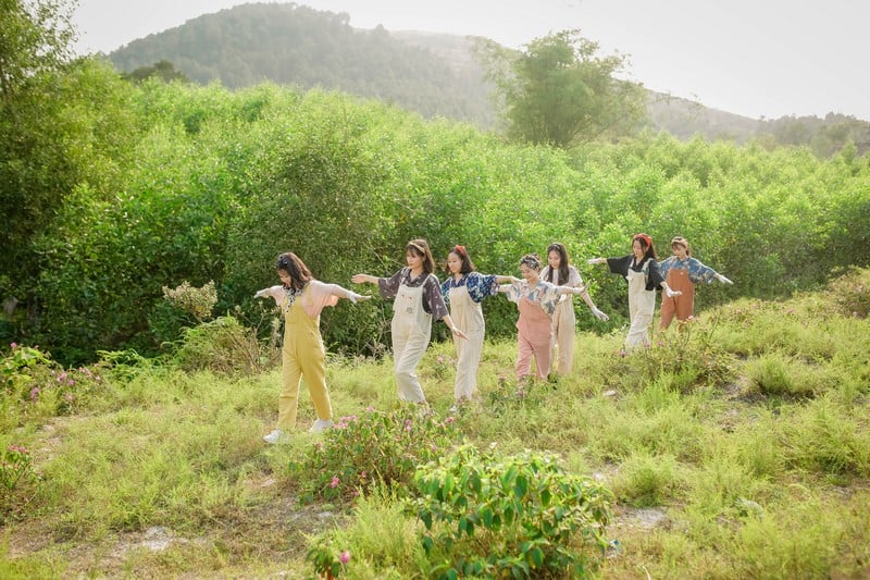 Tạp chí Du lịch Wanderlust Tips | Nông trại Yên Thành xứ Nghệ xanh mướt mắt trong bộ ảnh tình bạn