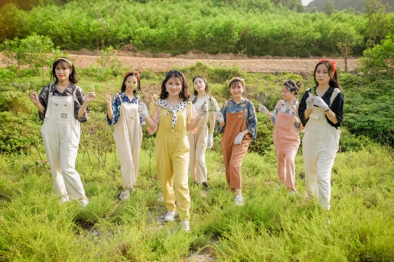 Tạp chí Du lịch Wanderlust Tips | Nông trại Yên Thành xứ Nghệ xanh mướt mắt trong bộ ảnh tình bạn