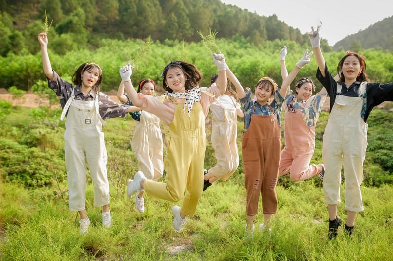 Tạp chí Du lịch Wanderlust Tips | Nông trại Yên Thành xứ Nghệ xanh mướt mắt trong bộ ảnh tình bạn