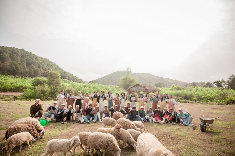 Tạp chí Du lịch Wanderlust Tips | Nông trại Yên Thành xứ Nghệ xanh mướt mắt trong bộ ảnh tình bạn