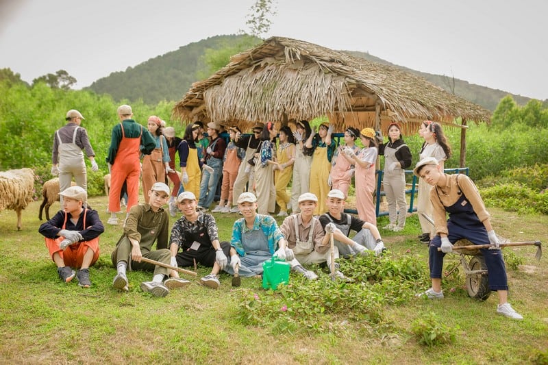 Tạp chí Du lịch Wanderlust Tips | Nông trại Yên Thành xứ Nghệ xanh mướt mắt trong bộ ảnh tình bạn