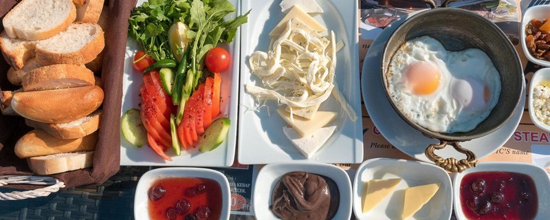 Tạp chí Du lịch Wanderlust Tips Ăn sáng như một vị vua ở Van, Thổ Nhĩ Kỳ