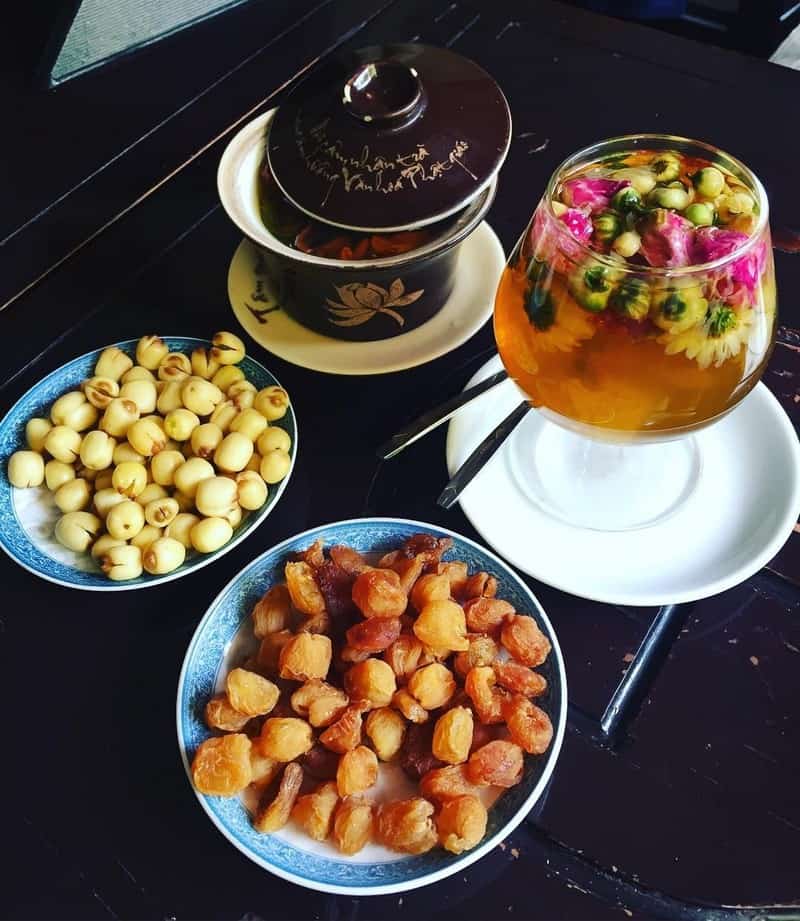 Tạp chí Du lịch Wanderlust Tips | Dạo quanh Hà Nội, tìm bình yên nơi quán trà ngon