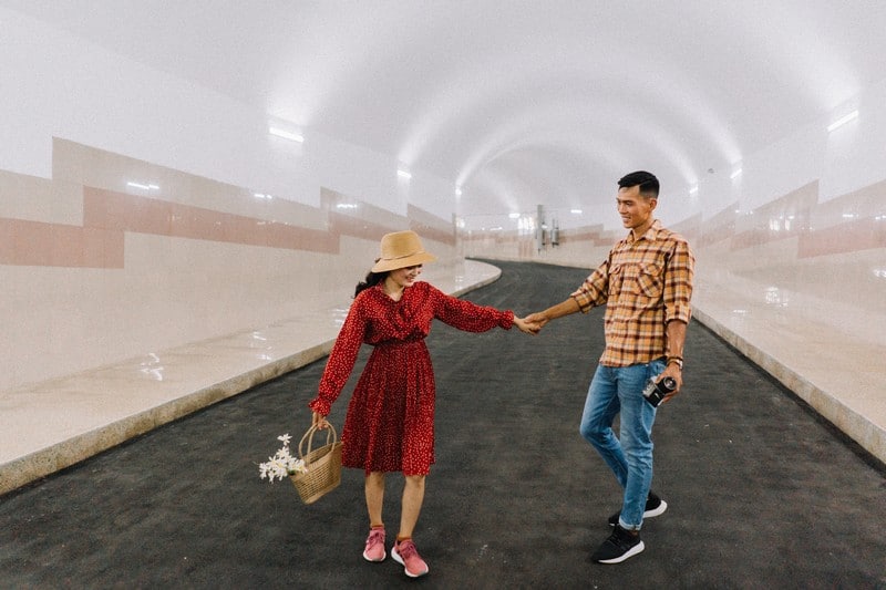 Những khuôn hình đẹp như tranh của cặp đôi 9X ở thủy điện Yaly 8 Tạp chí Du lịch Wanderlust Tips | Những khuôn hình đẹp như tranh của cặp đôi 9X ở thủy điện Yaly