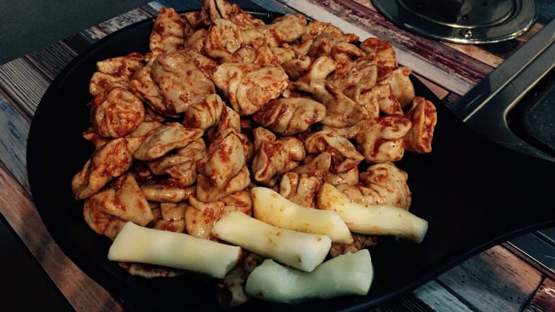 Tạp chí Du lịch Wanderlust Tips Đi dọc xứ sở kim chi, khám phá những khu phố ẩm thực nổi tiếng