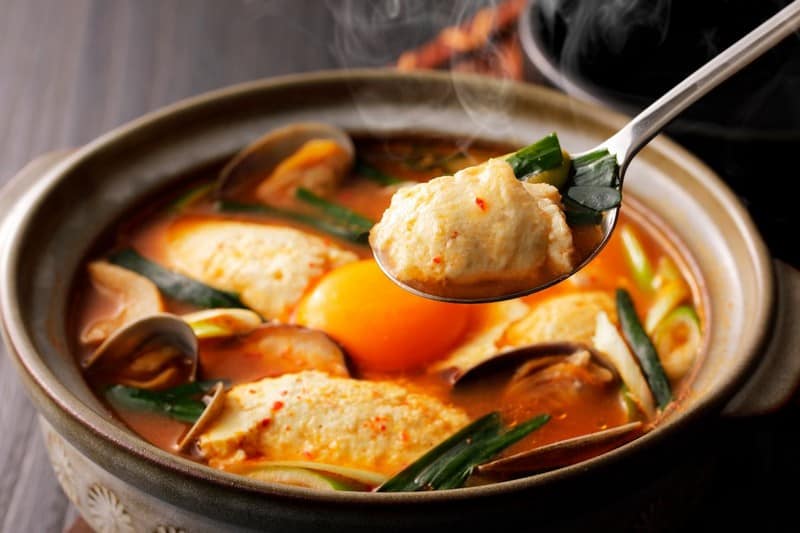 Tạp chí Du lịch Wanderlust Tips Đi dọc xứ sở kim chi, khám phá những khu phố ẩm thực nổi tiếng