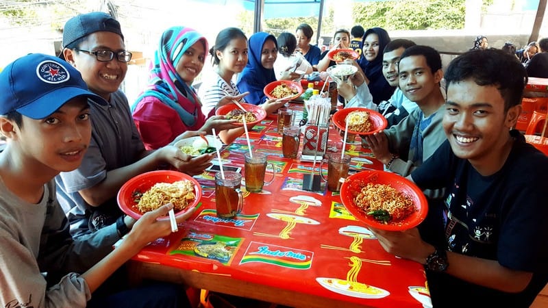 Tạp chí Du lịch Wanderlust Tips Đi khắp thế giới thưởng thức những món ăn cay xé lưỡi