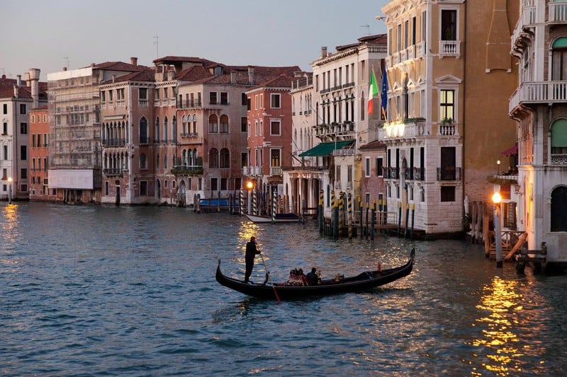 Tạp chí Du lịch Wanderlust Tips Kinh nghiệm du lịch Venice: Chìm đắm trong không gian lãng mạn 