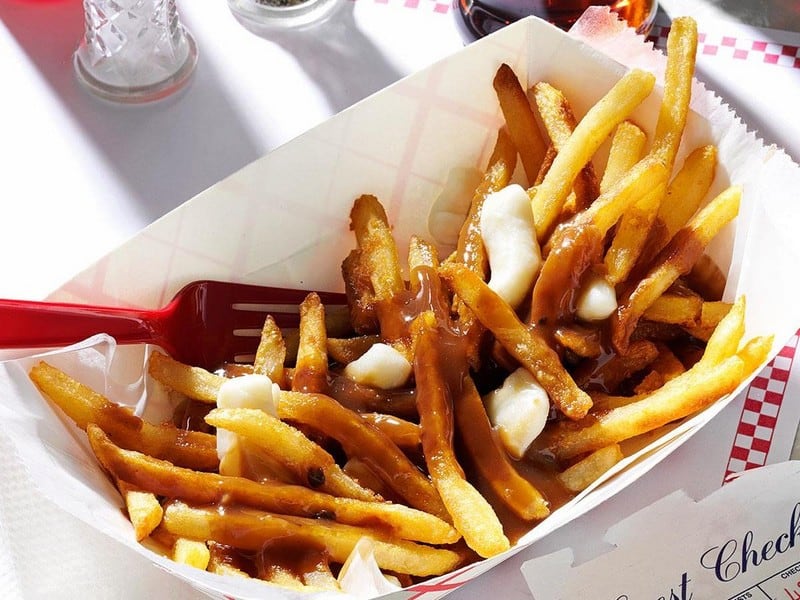 Tạp chí Du lịch Wanderlust Tips | Ngây ngất hương vị Poutine ở Canada 