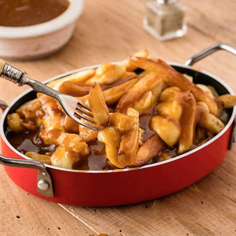 Tạp chí Du lịch Wanderlust Tips | Ngây ngất hương vị Poutine ở Canada 