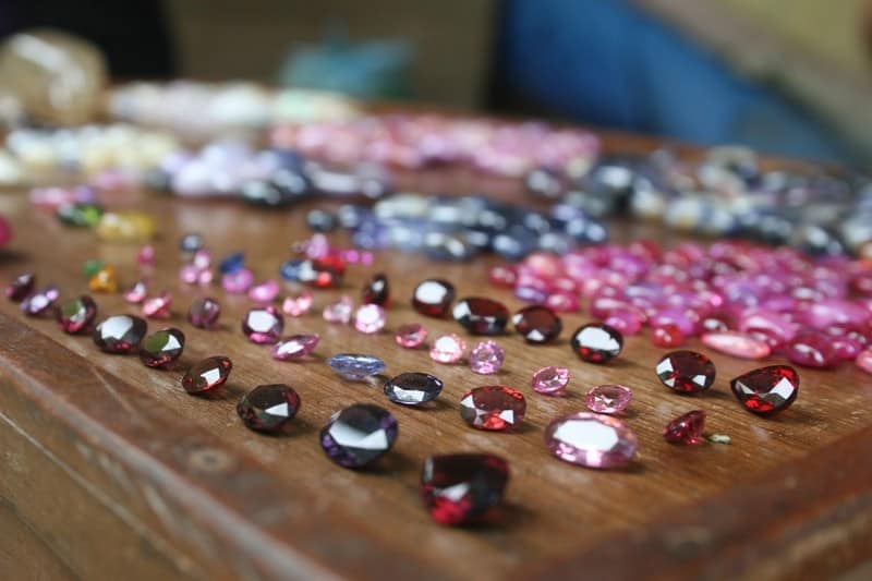 Tạp chí Du lịch Wanderlust Tips | Những viên đá quý giữa lòng vùng đất ngọc