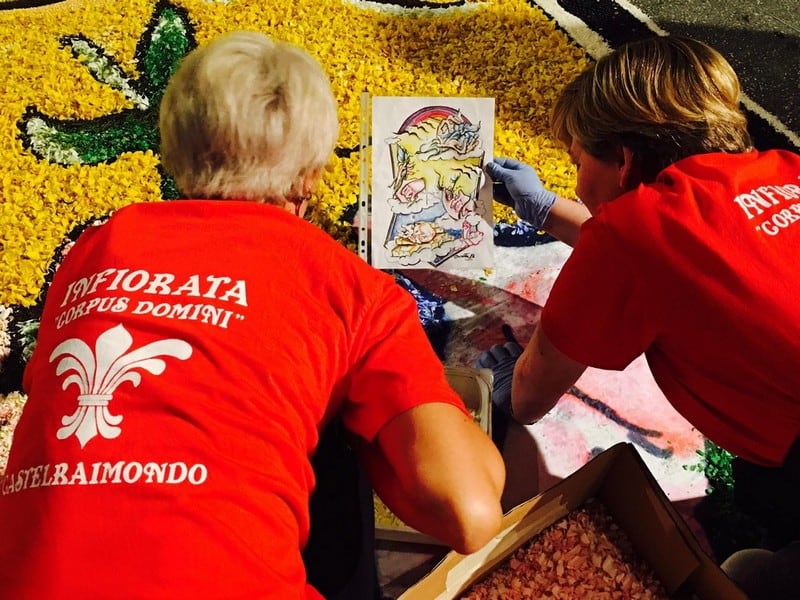 Rực rỡ lễ hội thảm hoa Infiorata của Ý 8 Tạp chí Du lịch Wanderlust Tips Rực rỡ lễ hội thảm hoa Infiorata của Ý