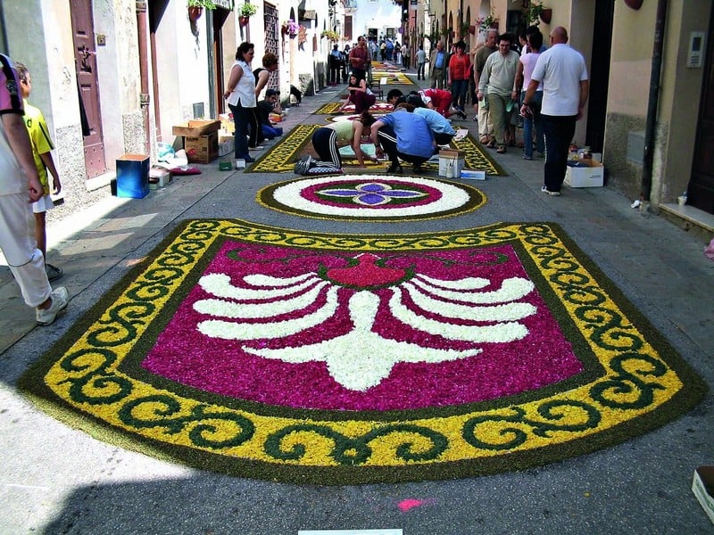 Rực rỡ lễ hội thảm hoa Infiorata của Ý 7 Tạp chí Du lịch Wanderlust Tips Rực rỡ lễ hội thảm hoa Infiorata của Ý