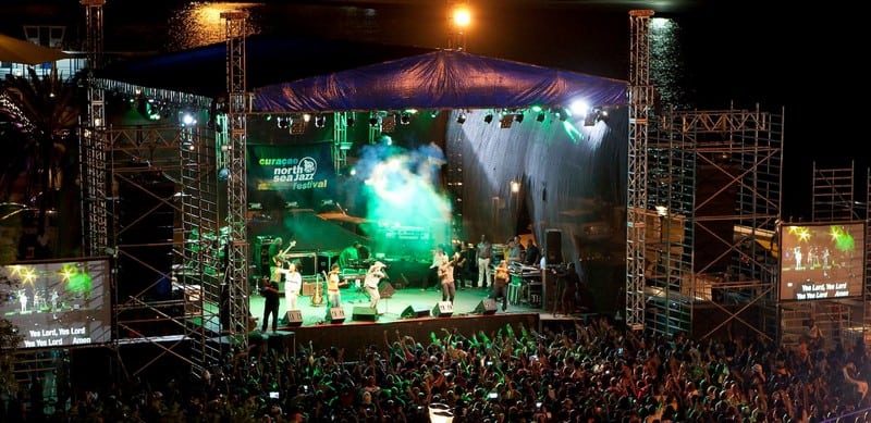 Tạp chí Du lịch Wanderlust Tips Tận hưởng mùa hè sôi động với những lễ hội bên bãi biển 