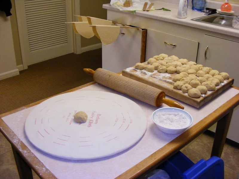 Tạp chí Du lịch Wanderlust Tips Thưởng thức món bánh mì dẹt Flatbrød truyền thống của Na Uy