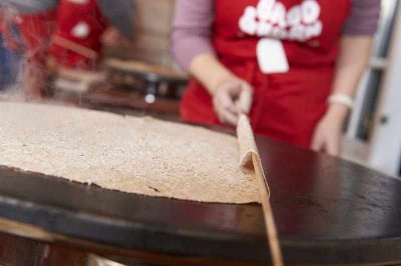 Tạp chí Du lịch Wanderlust Tips Thưởng thức món bánh mì dẹt Flatbrød truyền thống của Na Uy