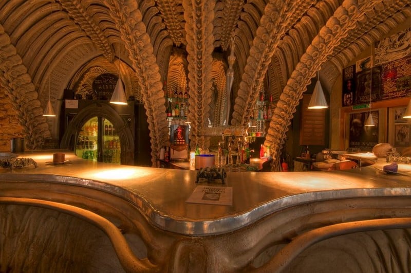 Tạp chí Du lịch Wanderlust Tips | HR Giger Bar: Quán bar kỳ lạ nhất tại Thụy Sĩ