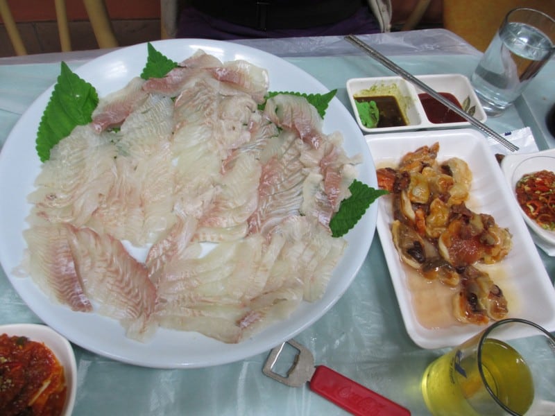 Tạp chí Du lịch Wanderlust Tips | Khám phá khu chợ hải sản lớn nhất Hàn Quốc