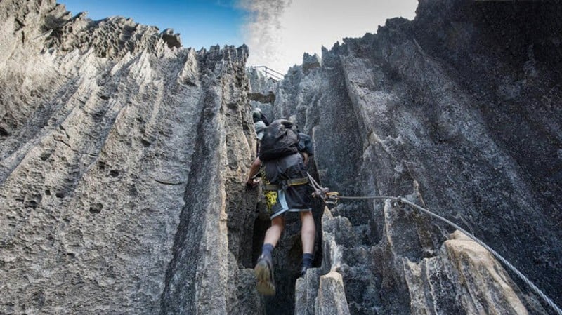 Lạc vào vùng đất nguy hiểm nhất hành tinh tại Madagascar 12 Tạp chí Du lịch Wanderlust Tips | Công viên Tsingy de Bemaraha: Nơi nguy hiểm nhất hành tinh