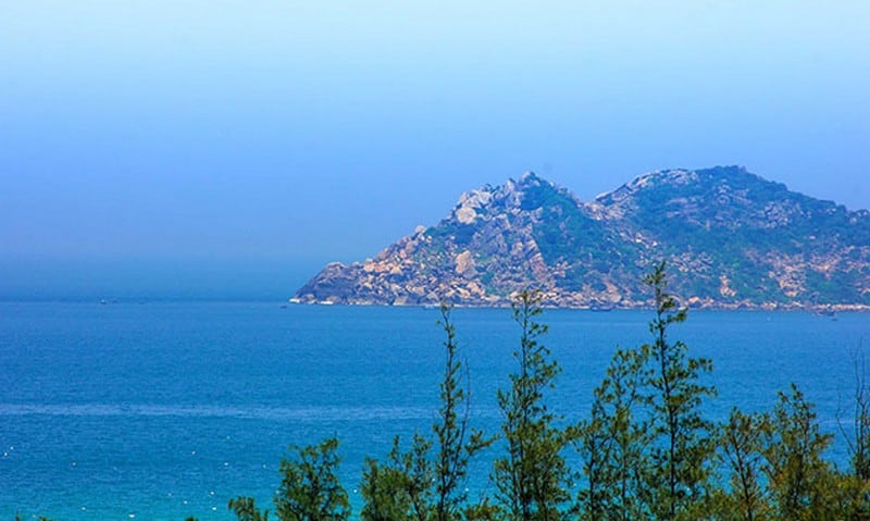 Tạp chí Du lịch Wanderlust Tips | Ngất ngây 4 bãi biển hoang sơ hấp dẫn nhất Việt Nam