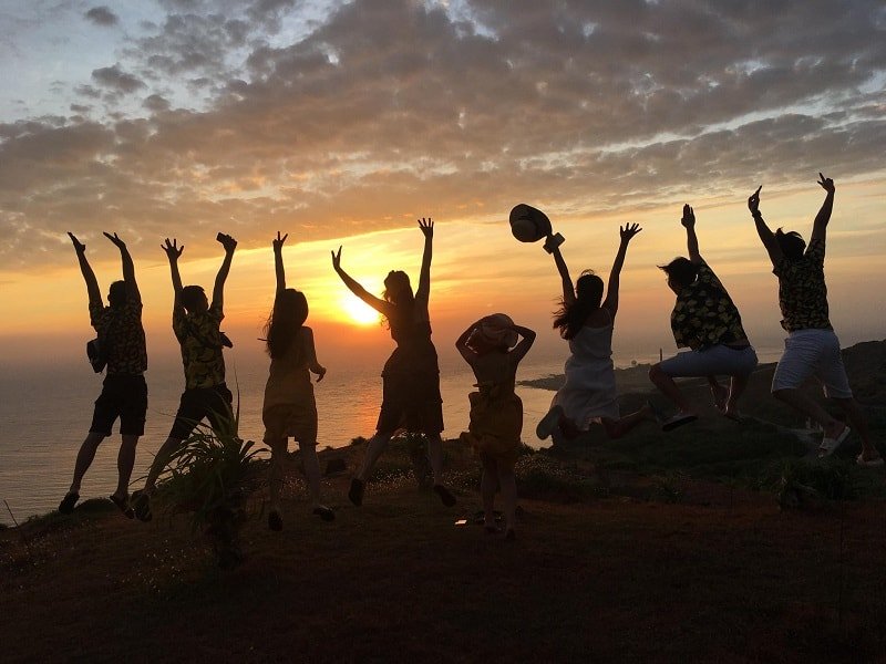 Tạp chí Du lịch Wanderlust Tips | Đóng băng thời gian với những khoảnh khắc du lịch cùng bạn thân