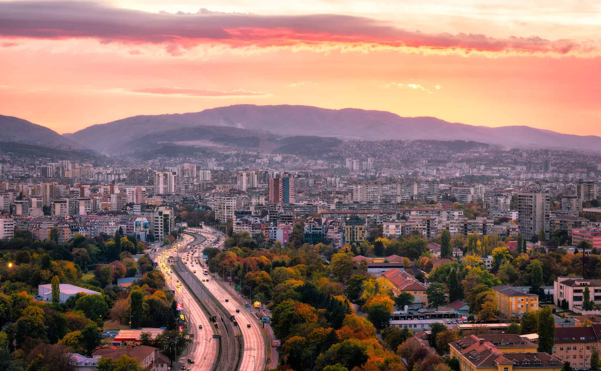 Tạp chí Du lịch Wanderlust Tips Khám phá Bulgaria: Xứ sở triệu đóa hồng
