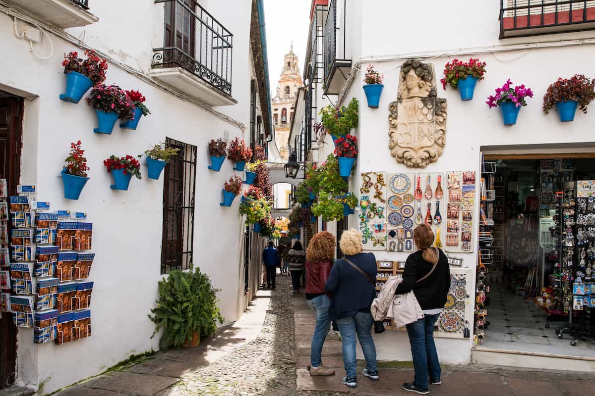 Tạp chí Du lịch Wanderlust Tips Córdoba, ngìn lẻ một đêm của châu Âu