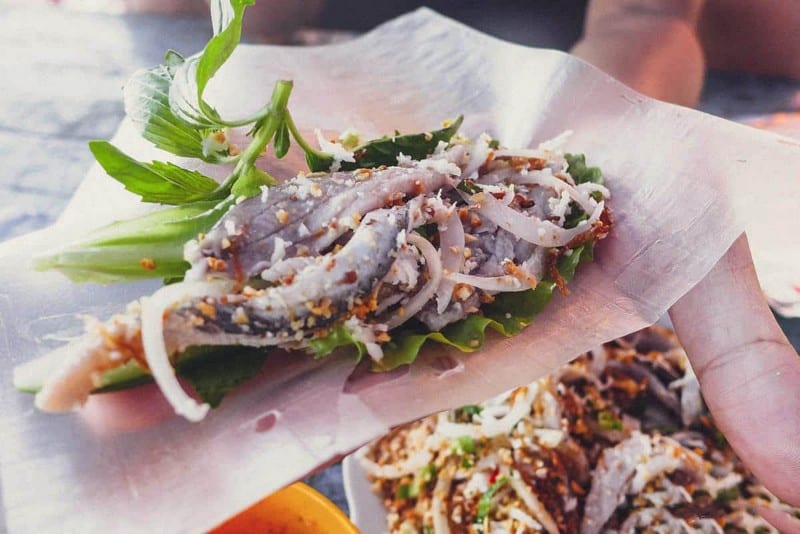 Tạp chí Du lịch Wanderlust Tips | Thơm ngon khó quên như món gỏi cá ướt Đà Nẵng