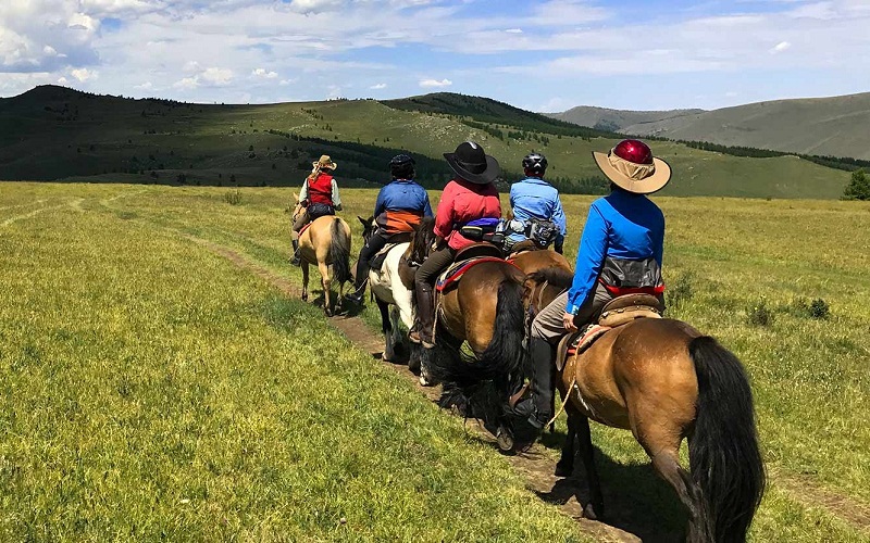 Tạp chí Du lịch Wanderlust Tips Mongolian Horse Trek: Trải nghiệm cuộc sống của du mục Mông Cổ