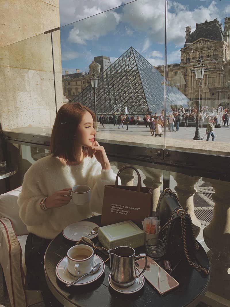 Tạp chí Du lịch Wanderlust Tips | Hoa hậu Jolie Nguyễn đẹp "hút hồn" khi vi vu trời Âu