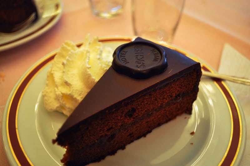 Tạp chí Du lịch Wanderlust Tips | Ngon miệng với những món ăn đặc sản khi du lịch Áo