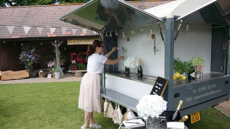 Những quầy bar di động xinh xắn trên khắp nước Anh 10 Wanderlust Tips nhung quay bar di dong tren khap nuoc anh 07