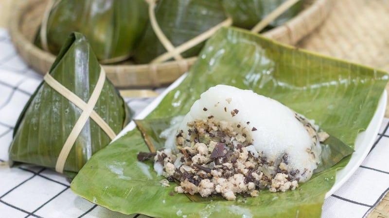 Tạp chí Du lịch Wanderlust Tips | Bánh giò: Món ăn vặt lý tưởng vào lúc xế chiều