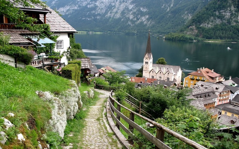Tạp chí Du lịch Wanderlust Tips | Hallstatt: Thị trấn ven hồ cổ kính và yên bình